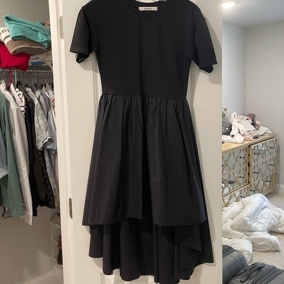 Black dress - Picture 6 of 7